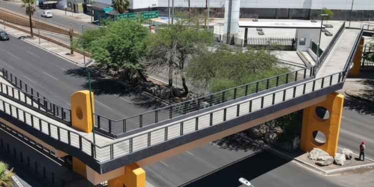 El puente que divide: estudiantes de la Universidad de Sonora exigen cruces seguros a nivel