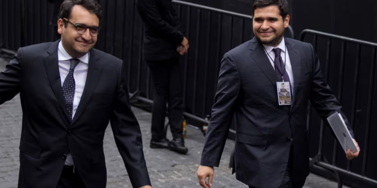 Concede juez a Andy y Bobby López Beltrán suspensión “contra cualquier captura”, revela Claudio Ochoa