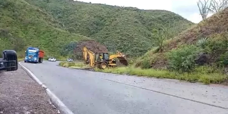 Abren Tramos Carreteros Ímuris-Cananea y Arizpe – Cananea tras Afectaciones por Fuertes Lluvias