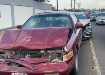 Cinco Vehículos Chocan Frente a Residencial La Jolla en Hermosillo; No Hubo Lesionados