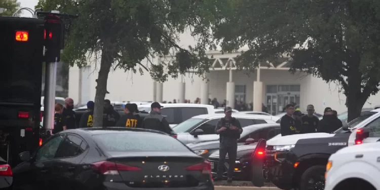 Tiroteo en instalaciones del ICE en Dallas deja dos heridos y dos muertos, incluyendo al agresor