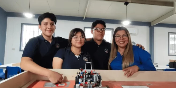 Estudiantes de Nogales representarán a México en torneo continental de robótica