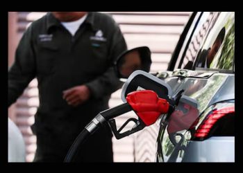 Sheinbaum y empresarios acuerdan mantener el precio de la gasolina en 24 pesos