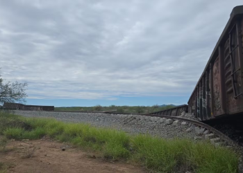 Se descarrila tren con 9 vagones en Carbó, transportaba cobre