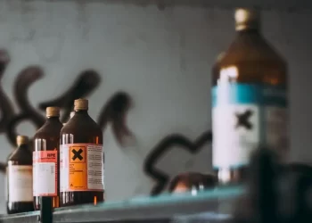 Conductor Presuntamente Lanzó Ácido a Hombre por Descortesía de Tránsito