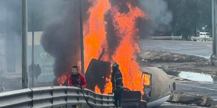 Suman 10 muertos por explosión de pipa en Iztapalapa; 2 víctimas perdieron la vida en las últimas horas