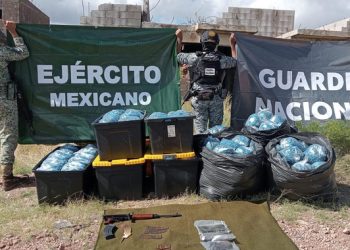 En Sonora, Guardia Nacional y Ejército Mexicano aseguran aproximadamente 70 kilos de narcótico y fusil AK-47