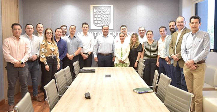 Facilita Toño Astiazarán instalación de empresas para impulsar empleos mejor pagados