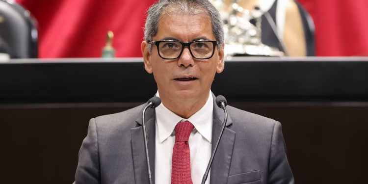 El secretario de Hacienda presume de recaudación récord en las aduanas de México en plena crisis de contrabando de combustible
