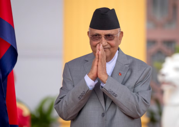 Renunció el primer ministro de Nepal que había prohibido las redes sociales y desató una represión que dejó 19 muertos