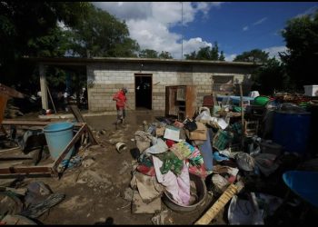 Suman ya 66 muertos por lluvias torrenciales en cinco entidades; hay 75 desaparecidos