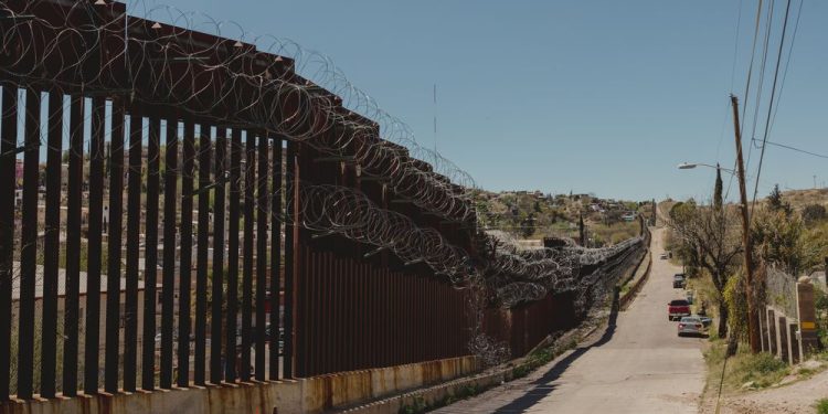 El Consulado de Estados Unidos en Nogales, reitera el llamado de no cruzar de manera ilegal