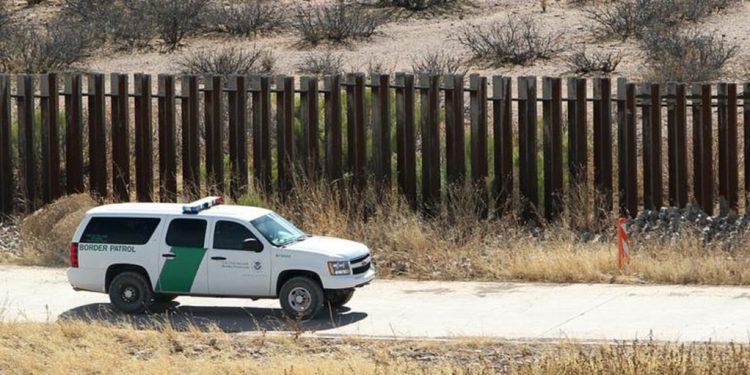 La Patrulla Fronteriza explica por qué EEUU deporta a los inmigrantes a un país distinto al suyo