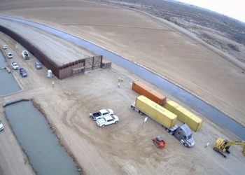 Cruces ilegales entre EEUU y México caen a su nivel más bajo en más de medio siglo