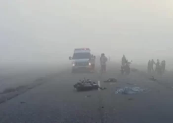 Dos Menores A Bordo de una Motocicleta Mueren Impactados con Camión de Personal en Etchojoa