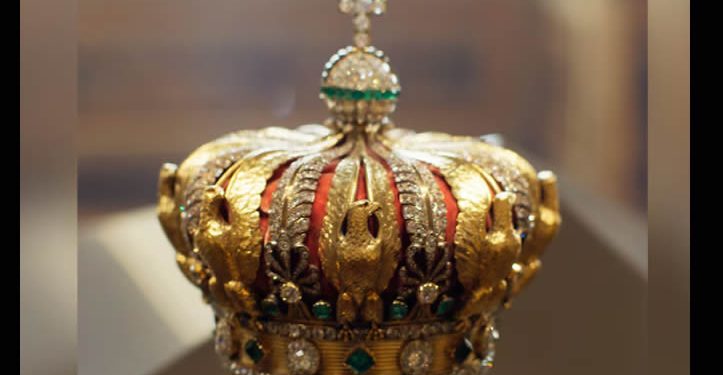 Las claves del robo en el Louvre: siete minutos, cuatro asaltantes y una escalera para acceder a las joyas de la Corona