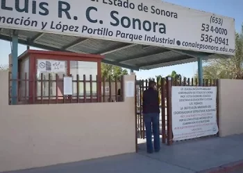 Expulsan a dos alumnos del Conalep por dar a beber sustancia tóxica a un compañero en SLRC