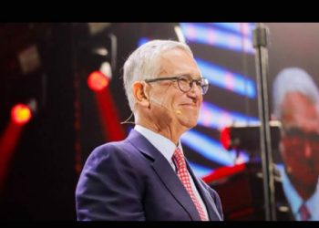 Salinas Pliego ofrece pagar su deuda con el SAT en 10 días; presume acuerdo fiscal con AMLO