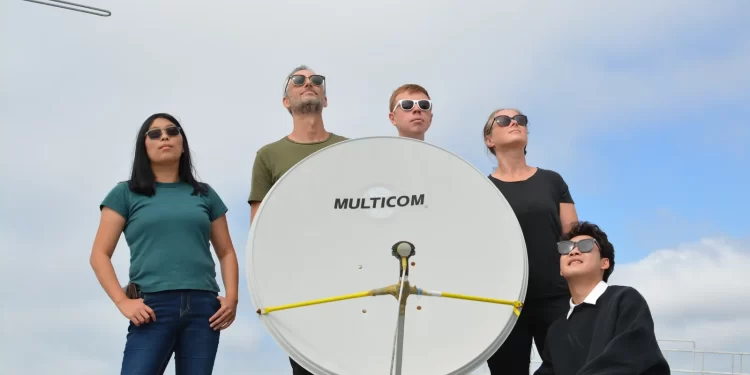 Satélites sin cifrado exponen secretos de la Guardia Nacional, CFE, Telmex y el mundo. Una antena barata bastó para saberlo