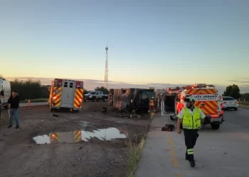 Giran órdenes de aprehensión contra conductores de autobús tras accidente en Sonora