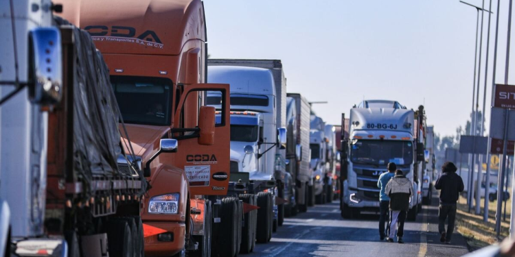 IMPI decomisa casi 5 millones de cigarros pirata en aduana de Sonora; valor de incautación asciende a 7.5 mdp