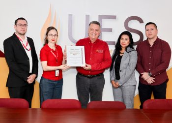 Infonavit reconoce a la Universidad Estatal de Sonora por el buen cumplimiento como “Empresa de diez”