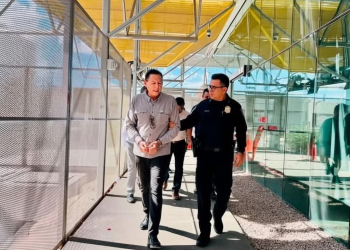 Detienen y esposan al alcalde de San Luis Río Colorado, al cruzar a EU