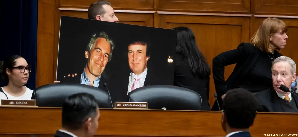 Nuevos mensajes de Epstein revelarían más vínculos con Trump
