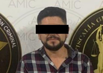 Detienen a Tres Sujetos Armados a Bordo de Vehículo con Reporte de Robo en Hermosillo