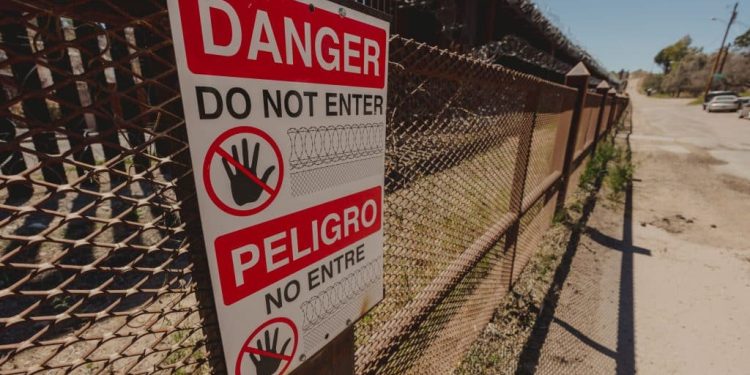 Advierte Consulado de EE. UU. en Nogales sobre falsos “cruces exitosos de coyotes”