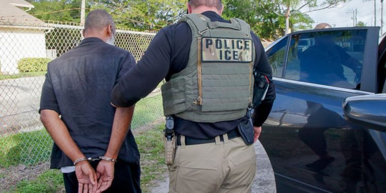 Alerta en Arizona por posible alza de redadas de ICE