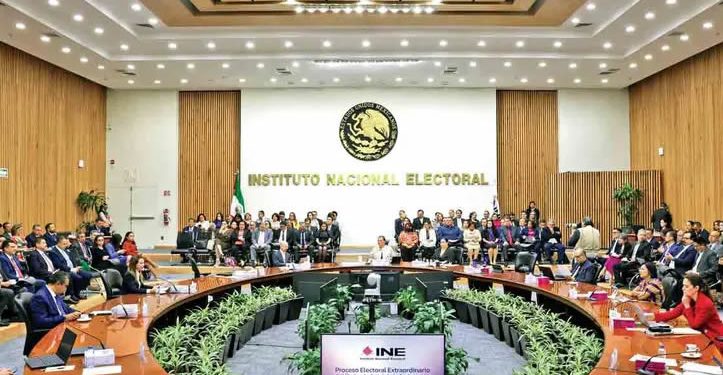 El INE aprieta su gasto ante superelección; mil millones de pesos menos