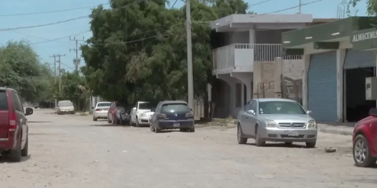 Madre y Padrastro Detenidos por Amenazar a Sus Hijos con Arma Blanca en la Costa de Hermosillo