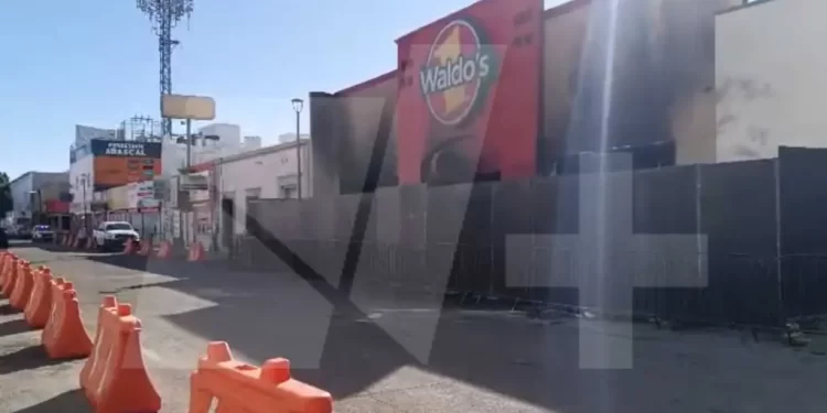 Reabren Circulación Vehicular en Avenida Dr. Noriega tras Incendio en Waldo´s en Hermosillo