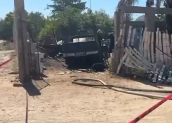 Vehículo Resulta en Pérdidas Totales tras Incendiarse por Completo en Hermosillo