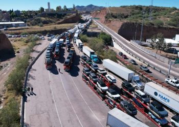 Sonora: Bloqueo de productores impide paso diario de tres mil camiones con mercancías de exportación