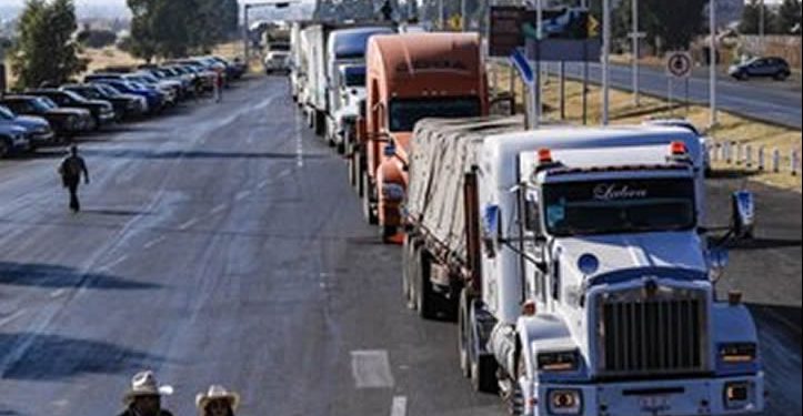 Levantan bloqueos: transportistas y campesinos llegan a acuerdo con la Segob