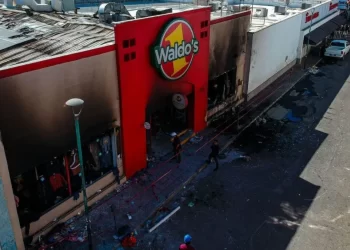 Incendio en Waldos: tienda afirma que cubrirá los gastos funerarios de las 23 víctimas