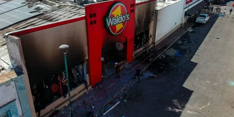 Incendio en Waldos: tienda afirma que cubrirá los gastos funerarios de las 23 víctimas