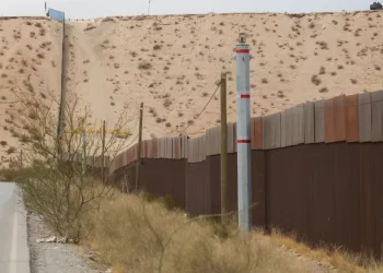 Migrantes que pagan a ‘polleros’ son procesados por terrorismo en EU: Patrulla Fronteriza