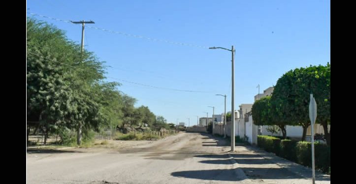 Atiende Ayuntamiento de Hermosillo solicitud de alumbrado en Eje Rosales