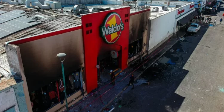 Incendio en Waldo’s revela vacío de supervisión y desactualización de Protección Civil en Sonora