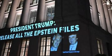 Desde ultratumba, Jeffrey Epstein provoca una potencial crisis política para Trump