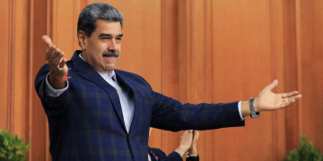 Venezuela califica de “patraña” la designación de Maduro como terrorista por parte de EE UU