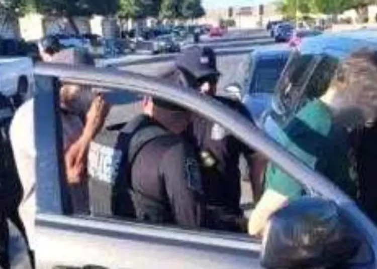 Capturan a traficantes de personas en el desierto de Arizona