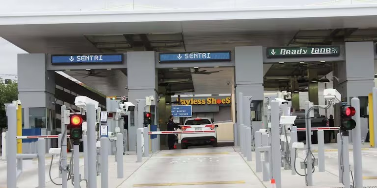 Era agente de la CBP, dejaba pasar autos sin inspección en la frontera de Arizona y recibió una dura condena