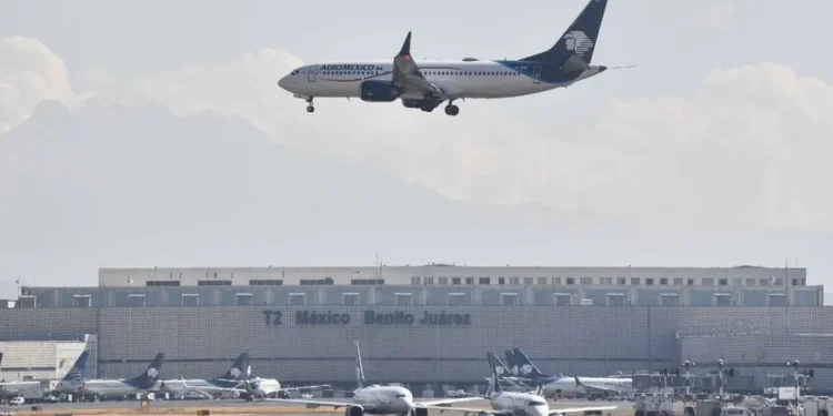 Cuatro años bajo ruido aéreo: ciudadanos exigen a la AFAC cambiar rutas del AICM