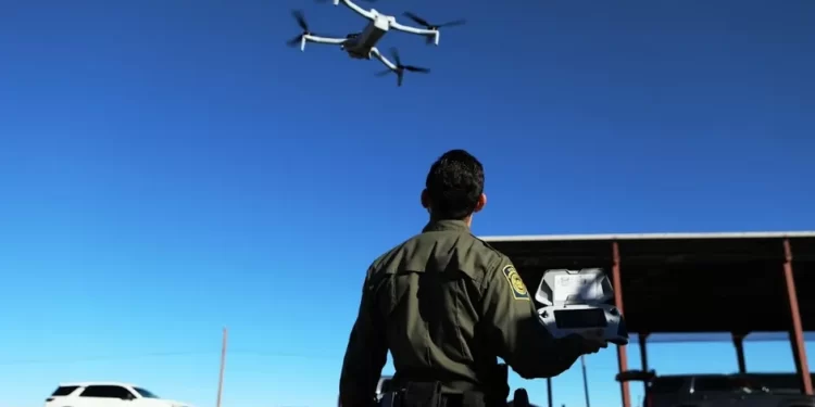 Con sistemas, ‘cazan’ migrantes mexicanos con tecnología probada en palestinos