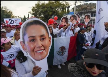 ‘No es nuestra manera de actuar’: Sheinbaum niega acarreo en el evento del Zócalo