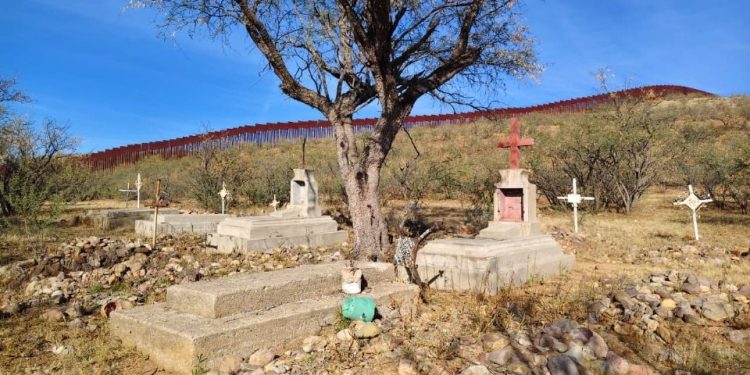 Avanza nueva sección del muro fronterizo en Nogales, Sonora